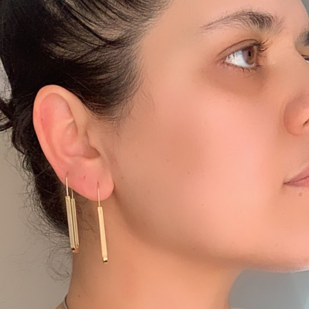 U Shape Linear Hoop Earrings 14k Gold Plated Shiny - Picture 6 of 8